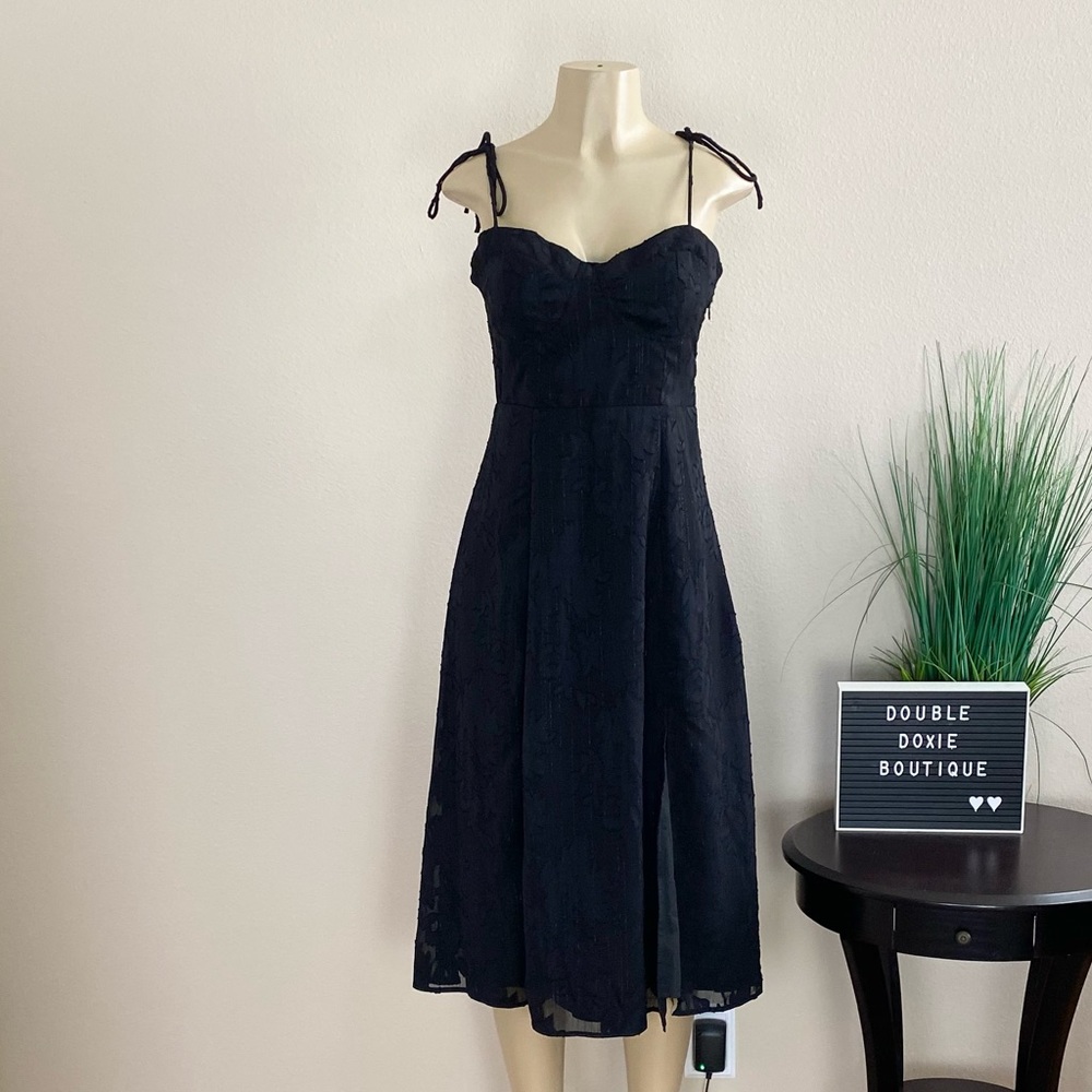 LULU'S | Loveliest Looks Black Floral Jacquard Tie Strap Dress Sz M